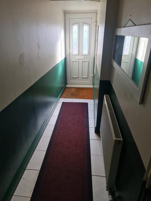 Swindon City Centre Duplex - EnterCloud9SA Apartment in Swindon