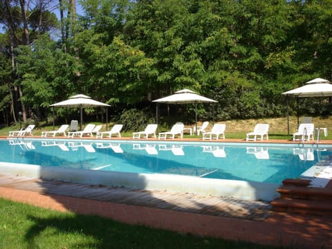 Property building, Facade/entrance, People, Activities, BBQ facilities, Fishing, Garden, View (from property/room), Other, Decorative detail, Hiking, Cycling, Garden view, Landmark view, Pool view, Entertainment, Family