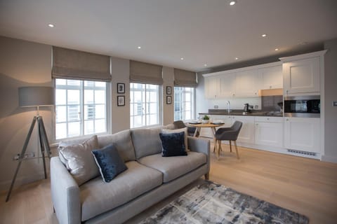 Kitchen or kitchenette, Living room, Seating area