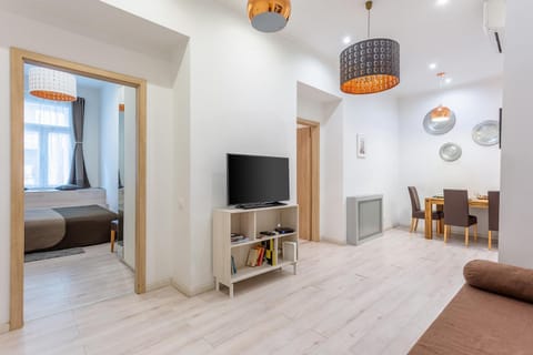 TV and multimedia, Seating area