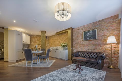 Kitchen or kitchenette, Living room, Decorative detail, Dining area