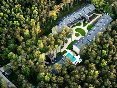 Property building, Bird's eye view, Pool view, Swimming pool