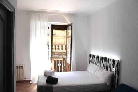 Bed, Other, Photo of the whole room, Bedroom