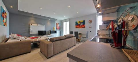 Photo of the whole room, Dining area