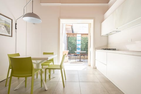 Kitchen or kitchenette, Living room, Dining area