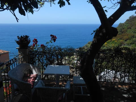 Property building, Dining area, Sea view