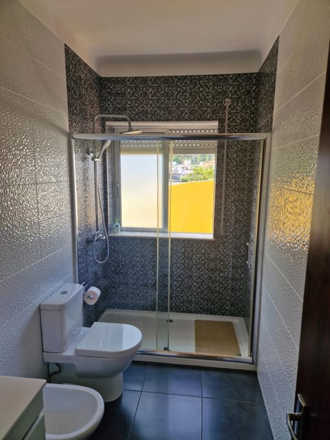 Vivenda Atlantico Bed and Breakfast in Vila Praia de Ancora