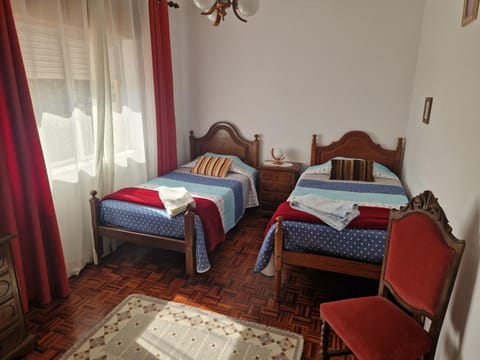 Vivenda Atlantico Bed and Breakfast in Vila Praia de Ancora