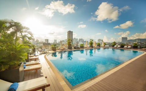 Day, Swimming pool, sunbed