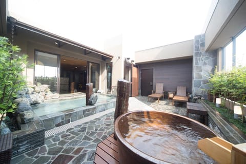 Hot Spring Bath, Open Air Bath, Public Bath