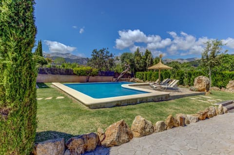 Garden, Mountain view, Swimming pool, sunbed