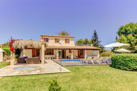 Property building, Garden, Garden view, Pool view, Swimming pool, sunbed