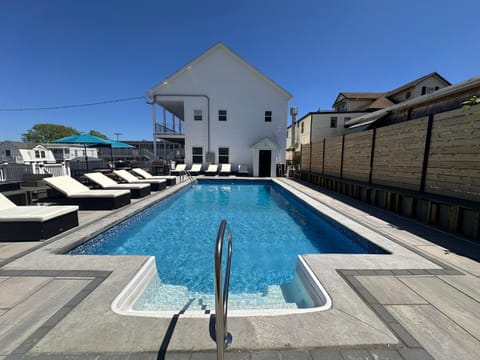 Patio, Pool view, Swimming pool, sunbed