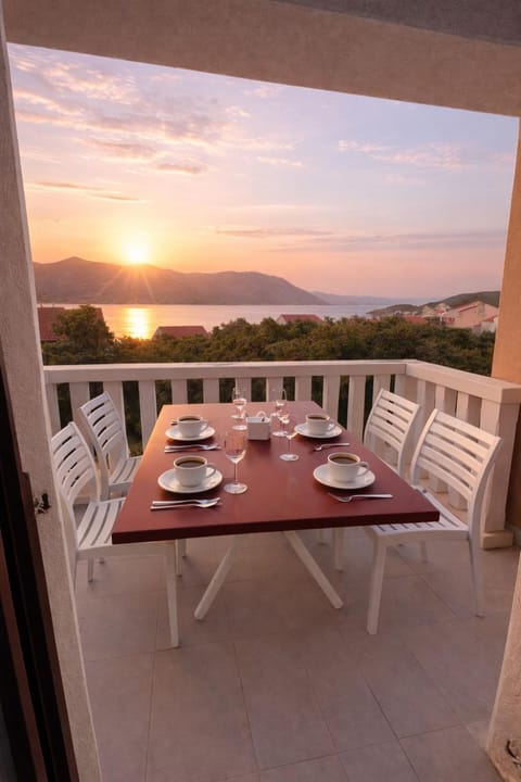 Apartments Oxygen Apartment in Račišće