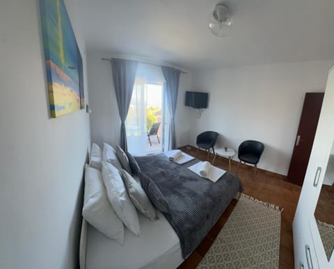 Bed, Photo of the whole room, Bedroom, wardrobe