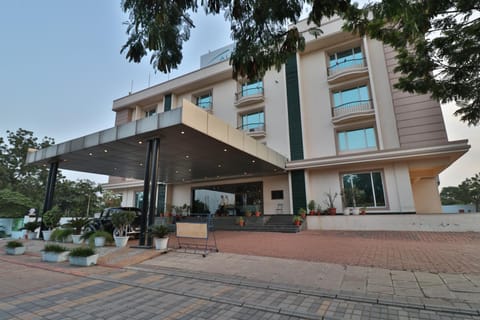 Property building, Facade/entrance
