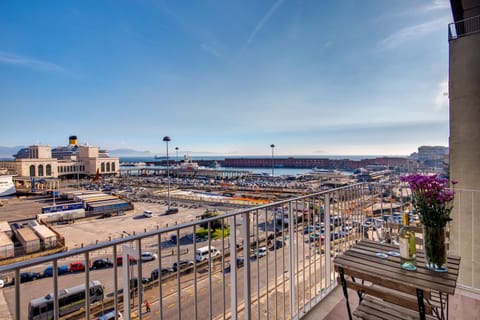 Facade/entrance, Day, Natural landscape, View (from property/room), Balcony/Terrace, Balcony/Terrace, City view, City view, Sea view, Sea view, Street view, Street view, Location, heating, heating, towels, towels, elevator