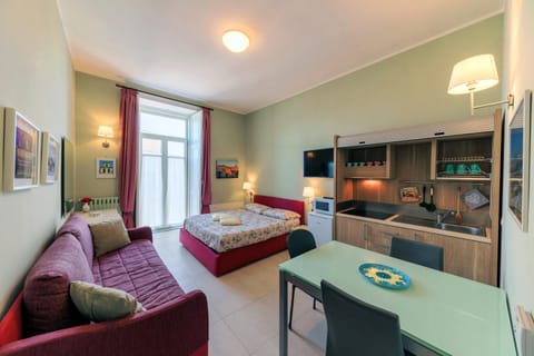 Bed, Kitchen or kitchenette, Bedroom, air conditioner