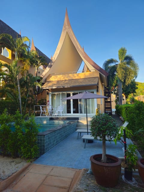 Property building, Swimming pool