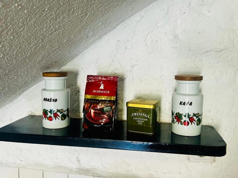 Coffee/tea facilities, Kitchen or kitchenette