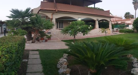 Property building, Garden