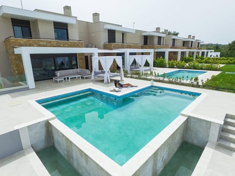Swimming pool, Swimming pool