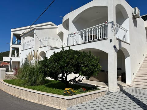 Apartments Obad Apartment in Neum