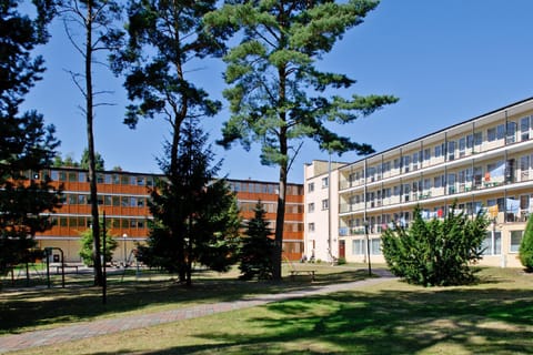 Facade/entrance, Floor plan