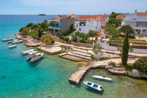 Property building, Bird's eye view, Beach
