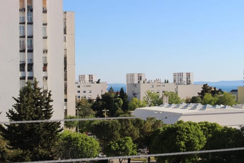 Property building, Natural landscape, Balcony/Terrace, City view, Sea view
