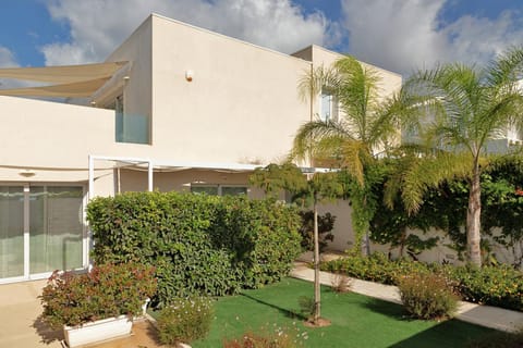 Property building, Garden, Garden view