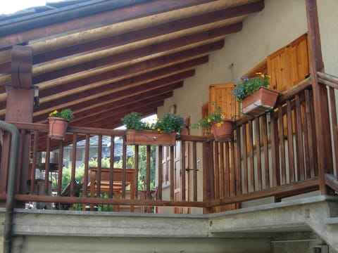 Facade/entrance, Balcony/Terrace