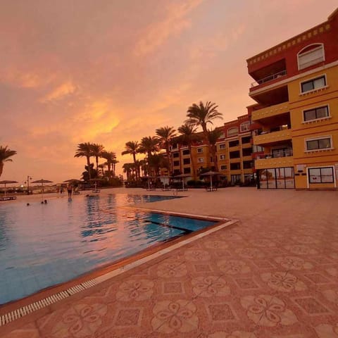 Pool view, Swimming pool, Sunset