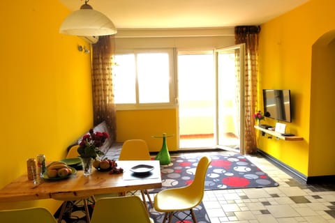 Communal lounge/ TV room, Living room