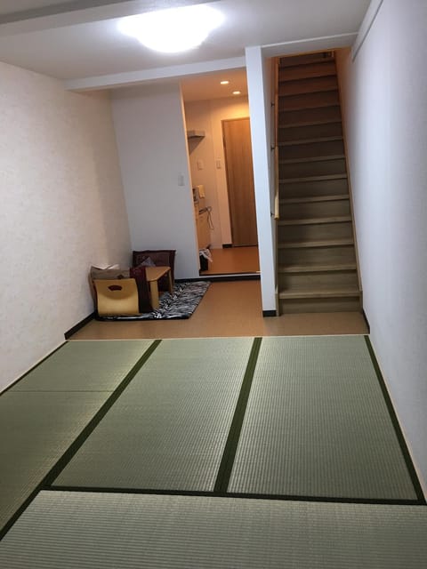 Bed, Living room, Photo of the whole room, Seating area