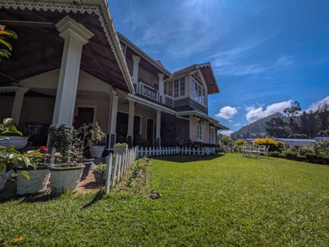 Property building, Day, Garden, Garden view