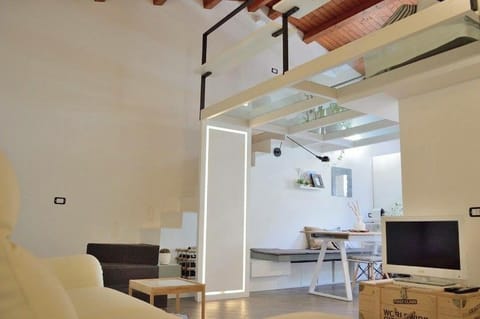 TV and multimedia, Photo of the whole room, Seating area