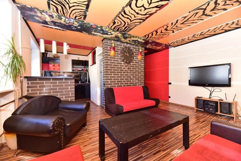 Communal lounge/ TV room, TV and multimedia, Living room, Seating area