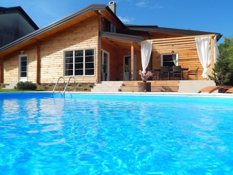 Spring, Day, View (from property/room), Balcony/Terrace, Decorative detail, On site, Swimming pool