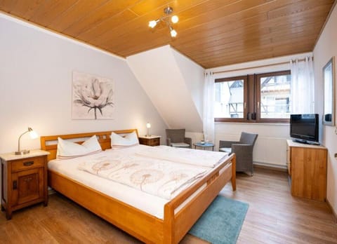 Ferien Weingut Pauly Bed and Breakfast in Ediger-Eller