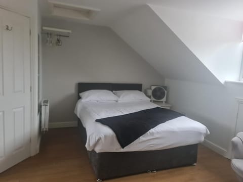 Park View Studio - Lydiard Millicent Swindon Wiltshire Apartment in Swindon