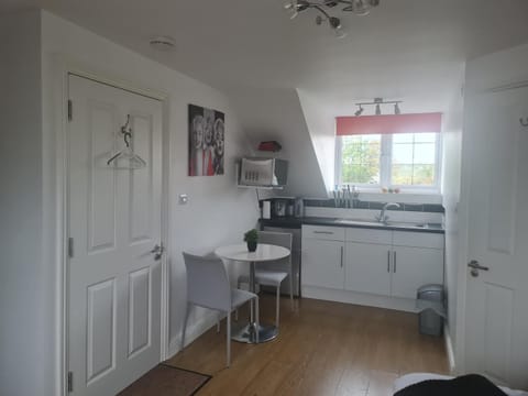 Park View Studio - Lydiard Millicent Swindon Wiltshire Apartment in Swindon