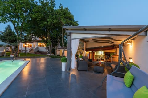 Seating area, Garden view, Pool view, Swimming pool