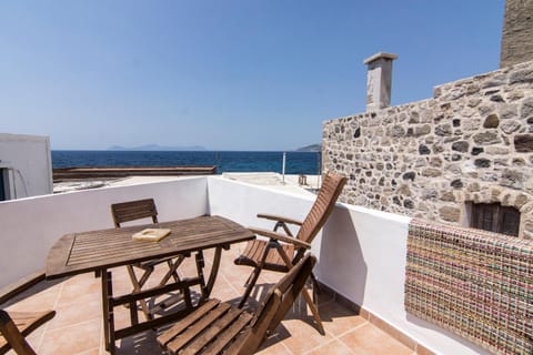 View (from property/room), Balcony/Terrace, Sea view