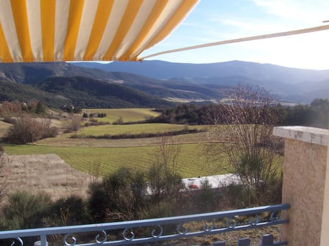 Balcony/Terrace, Bedroom, Mountain view