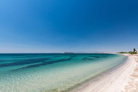 Property building, Nearby landmark, Off site, Day, Natural landscape, Summer, Fishing, Golfcourse, Horse-riding, Minigolf, Snorkeling, Squash, Table tennis, Beach, Tennis court, Windsurfing, Canoeing, Hiking, Cycling, Diving, Sea view