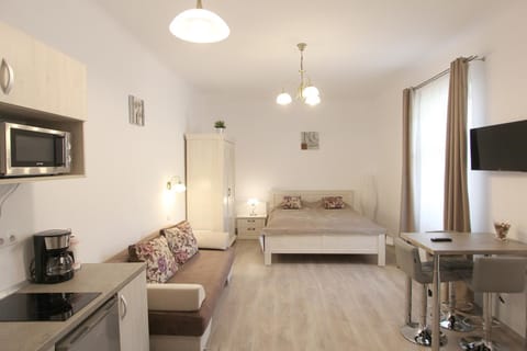 Kitchen or kitchenette, Photo of the whole room, Bedroom