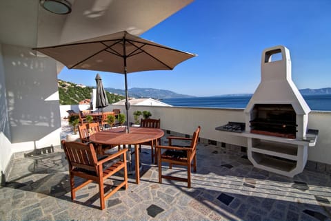 Patio, BBQ facilities, Balcony/Terrace, Sea view