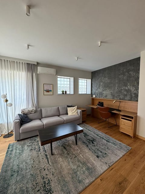 Living room, Photo of the whole room, Seating area