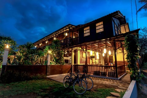 Night, Lobby or reception, Sunset